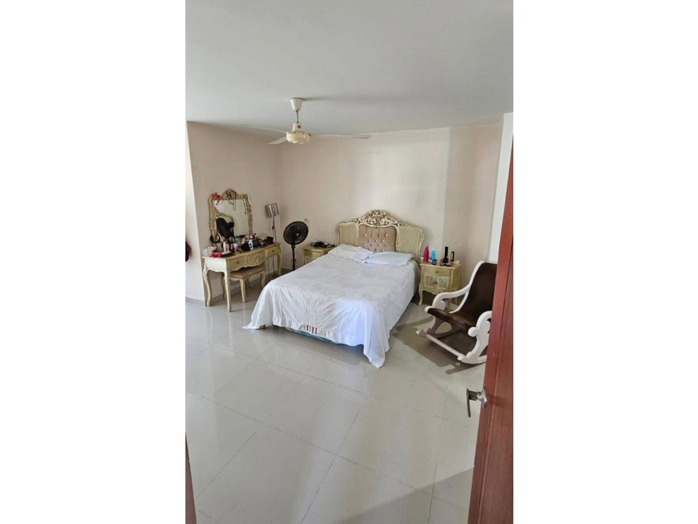 SE VENDE APARTASUITE UBICADO EN EL SECTOR DE BAVARIA — foto 4