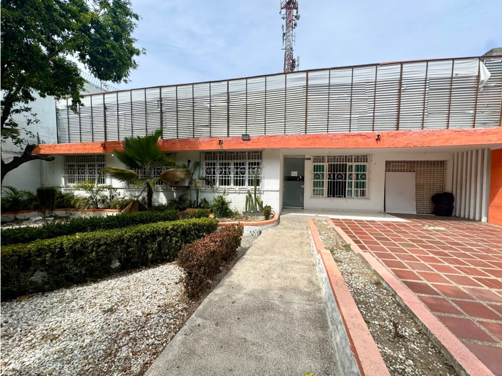 SE VENDE CASA COMERCIAL CON UBICACIÓN ESTRATÉGICA, AV LIBERTADOR — foto 2