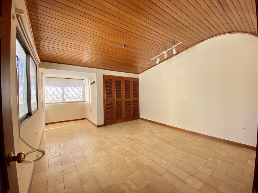 CASA EN ARRIENDO EN BAVARIA PARA USO VIVIENDA O COMERCIAL - 6