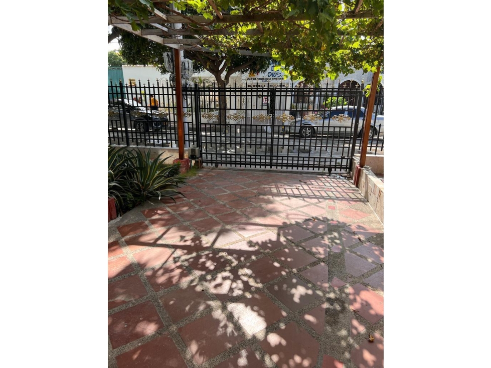 SE VENDE AMPLIA CASA EN EL SECTOR DE BAVARIA, SANTA MARTA — foto 6