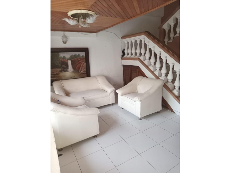 SE VENDE CASA DE DOS PISOS EN URB. EL RIO, SANTA MARTA — foto 2