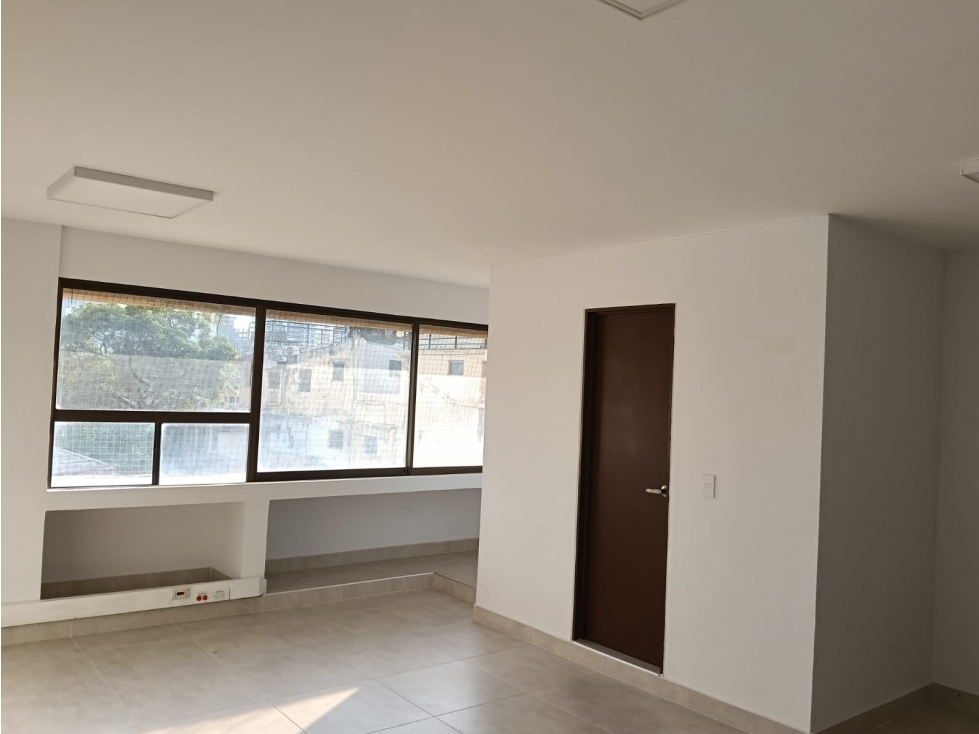 SE ARRIENDA OFICINA EN EL EDIFICIO BCH, SANTA MARTA - 3