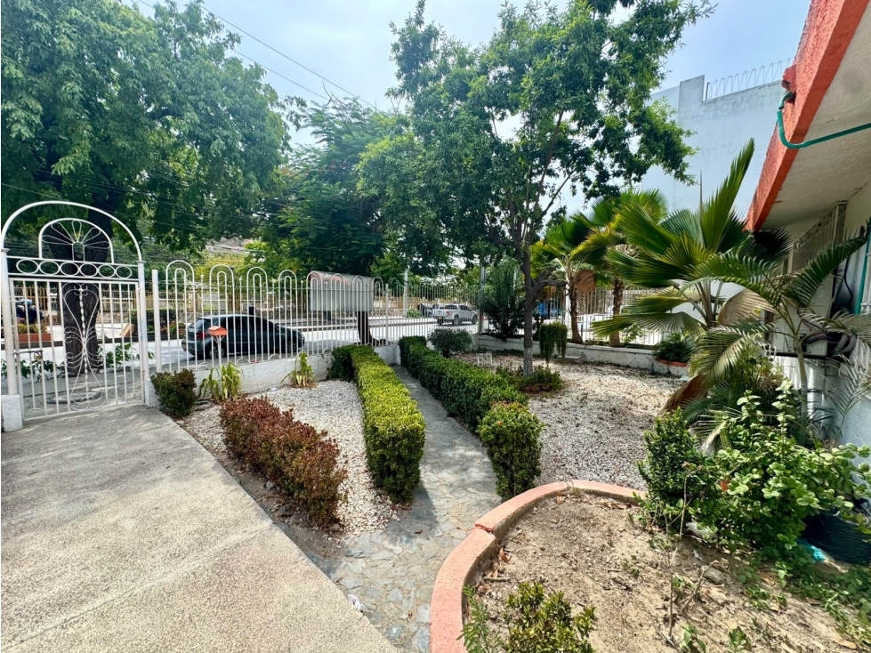 SE VENDE CASA COMERCIAL CON UBICACIÓN ESTRATÉGICA, AV LIBERTADOR — foto 3