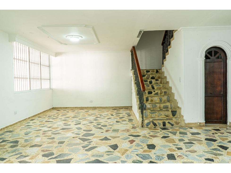SE ARRIENDA AMPLIA CASA PARA USO COMERCIAL, BARRIO TERRITORIAL — foto 2