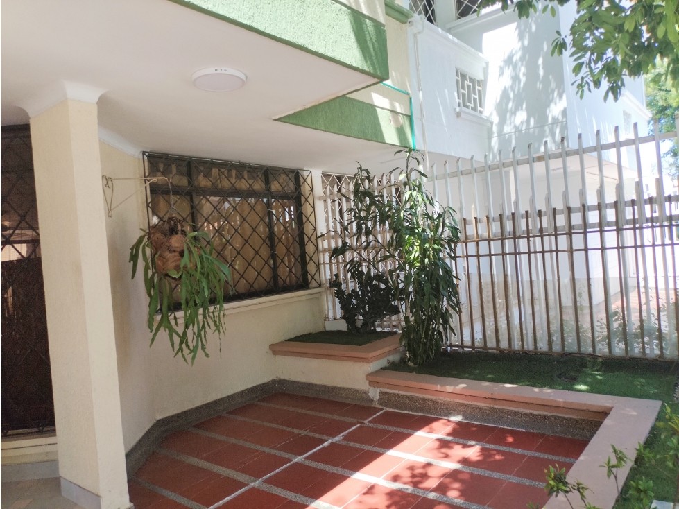 SE VENDE CASA DE DOS PISOS EN EL JARDÍN, SANTA MARTA — foto 2