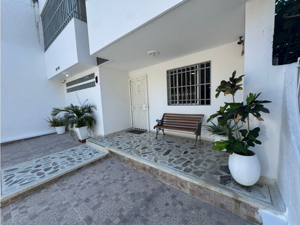 SE VENDE AMPLIA CASA EN EL SECTOR DE LA POSTOBÓN, SANTA MARTA — foto 2