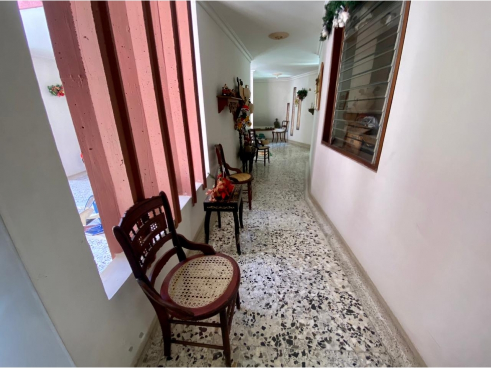 SE VENDE CASA CON EXCELENTE UBICACIÓN SOBRE LA AVENIDA DEL LIBERTADOR — foto 6