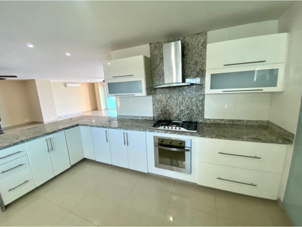 SE ARRIENDA APARTAMENTO EN PRIMERA LINEA DE PLAYA, LOS COCOS — foto 6