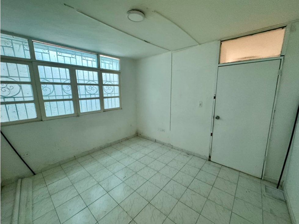 SE VENDE CASA COMERCIAL CON UBICACIÓN ESTRATÉGICA, AV LIBERTADOR — foto 6