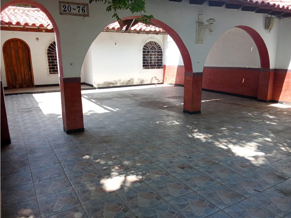SE VENDE AMPLIA CASA EN EL BARRIO JARDIN, SANTA MARTA