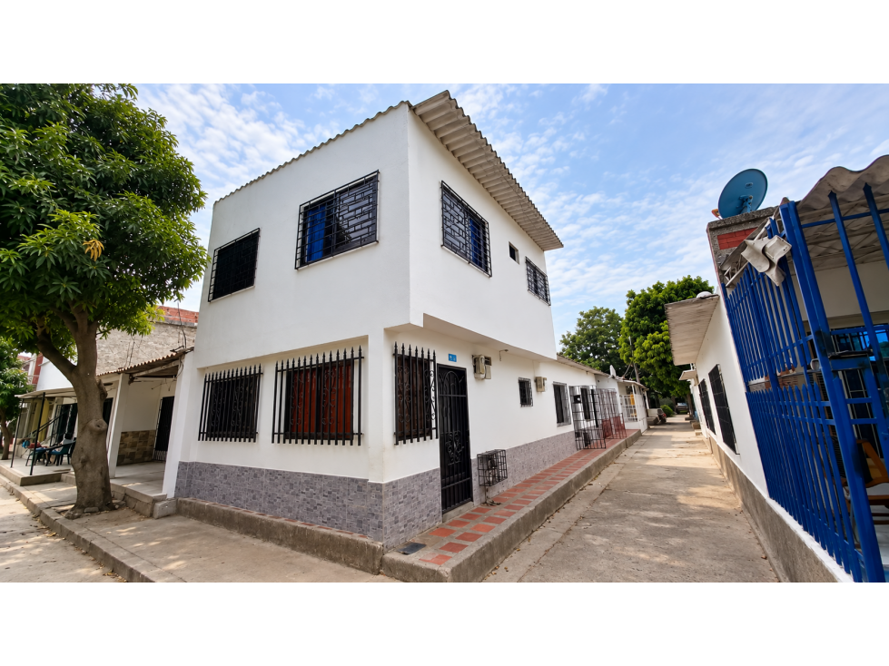 SE VENDE CASA ADAPTADA A CUATRO APARTAMENTOS
