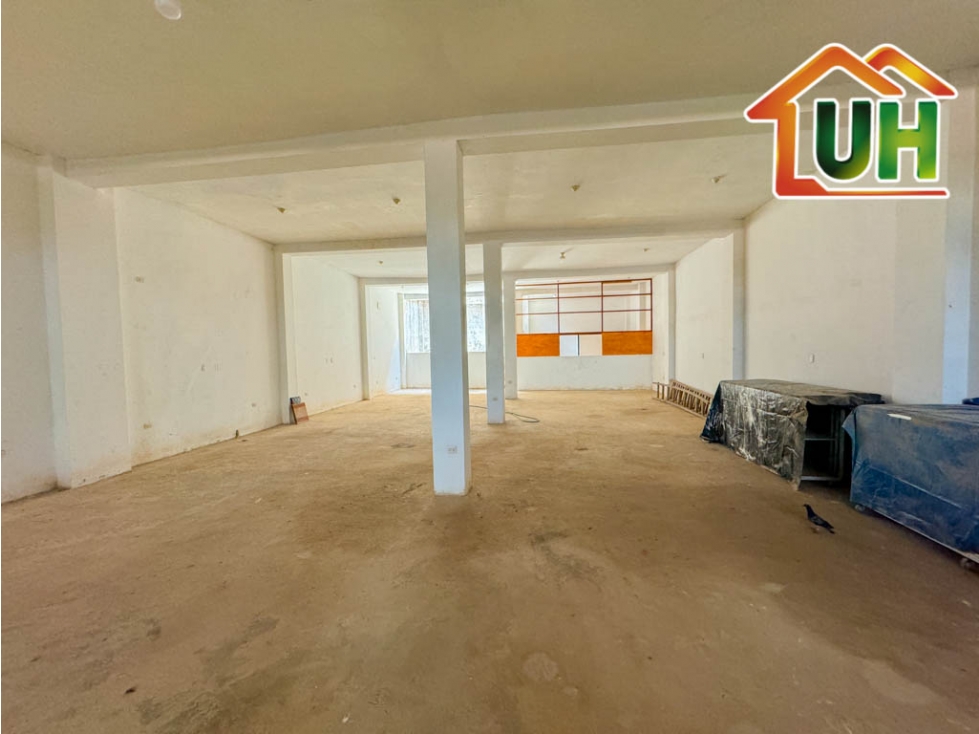 00626 - VENTA ALMACEN MANANTAY - PROYECCION A 5 PISOS - AT 300 M2 - 5