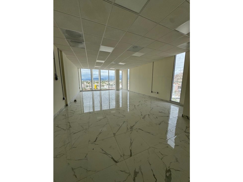 LOCAL EN RENTA | TORRE CELTARA PISO 10 - 5