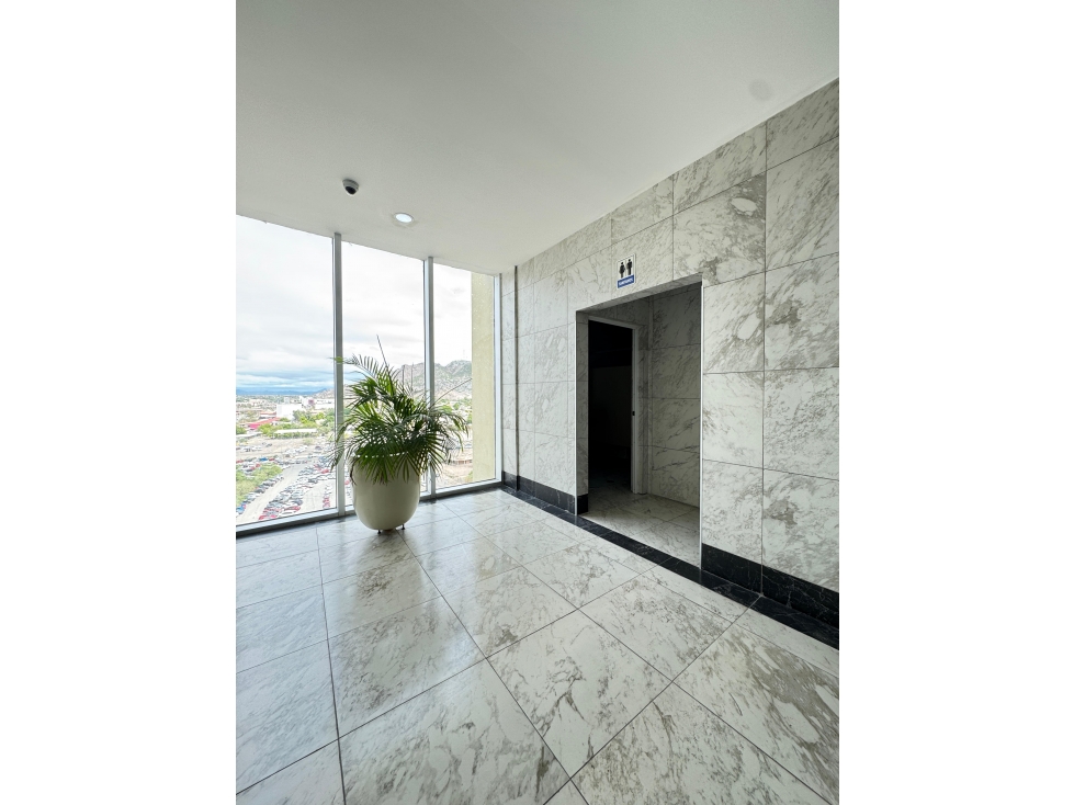 LOCAL EN RENTA | TORRE CELTARA PISO 10 - 3