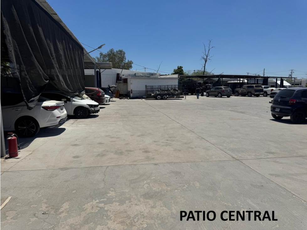 TALLER EN VENTA | BLVD. LAZARO CARDENAS - 4