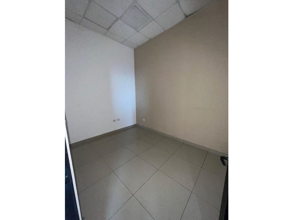 SE RENTA OFICINA SOBRE BLVD RODRIGUEZ - 5