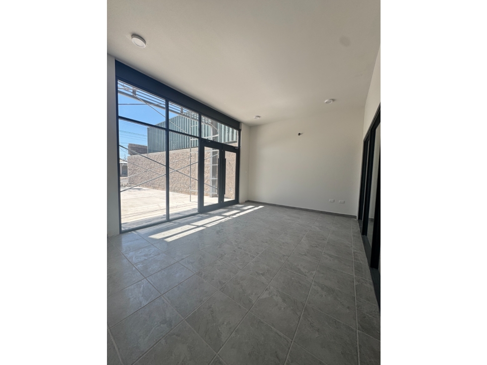 BODEGA EN RENTA | COL. METALERA - 4