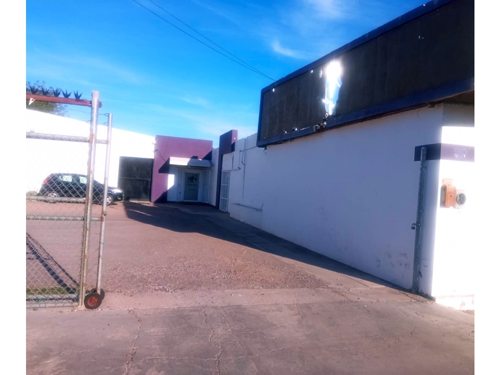 SE RENTA BODEGA EN 14 DE ABRIL - 6