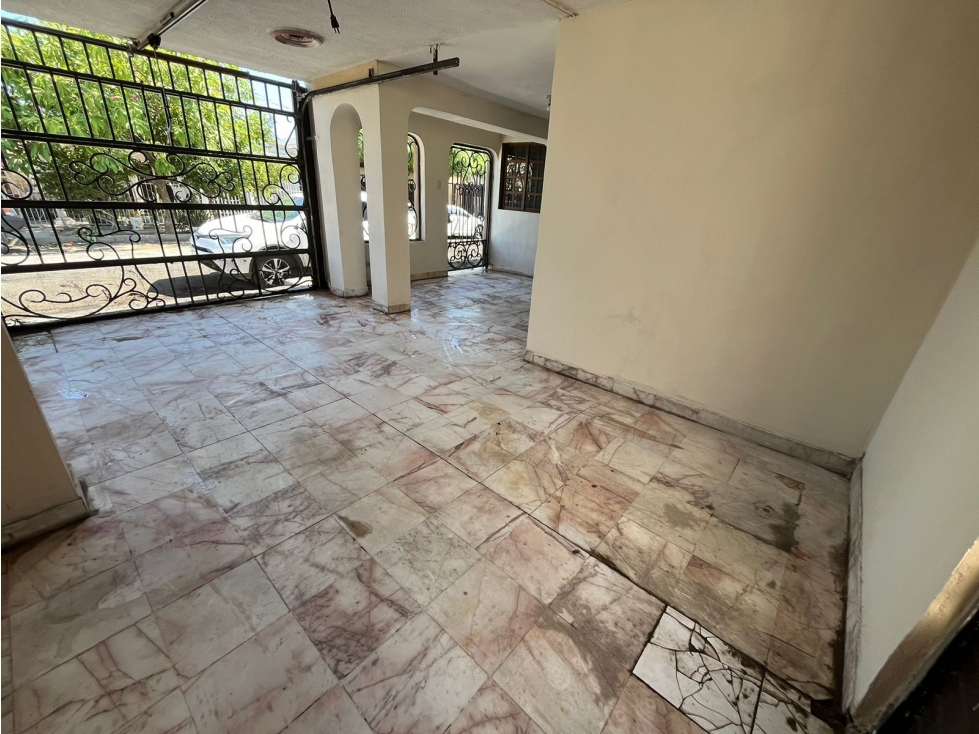 CASA EN VENTA EN COLONIA LUIS ENCINAS - 2