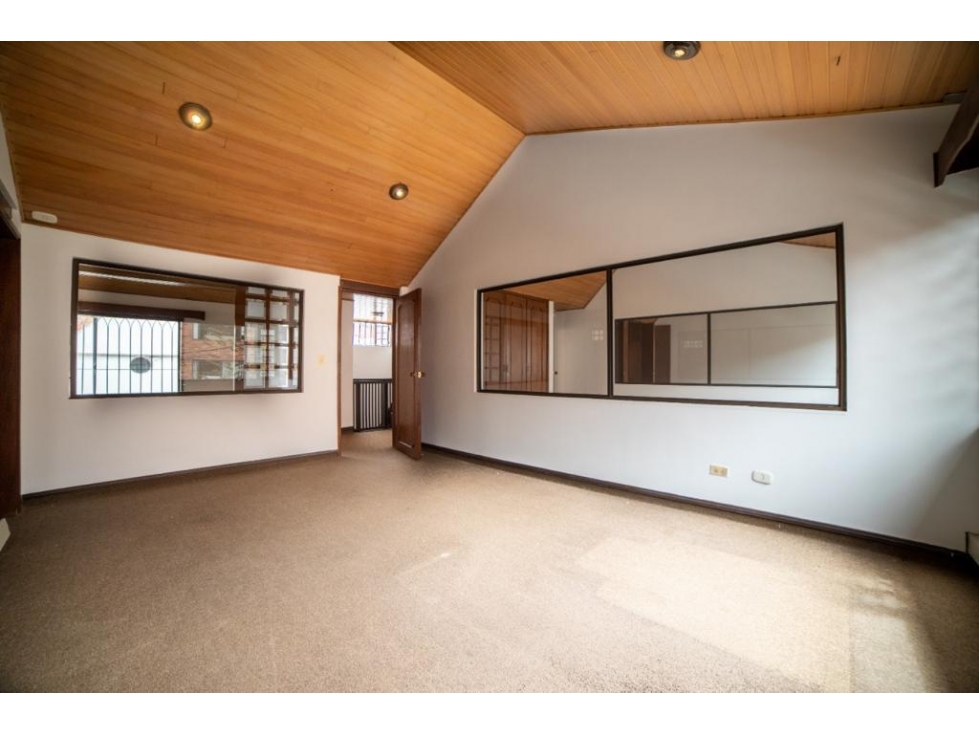CASA VENTA SANTA BARBARA AL LADO DE UNICENTRO