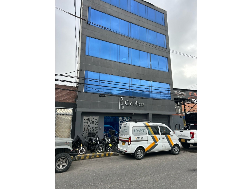 Vendo Edificio adecuado para oficinas