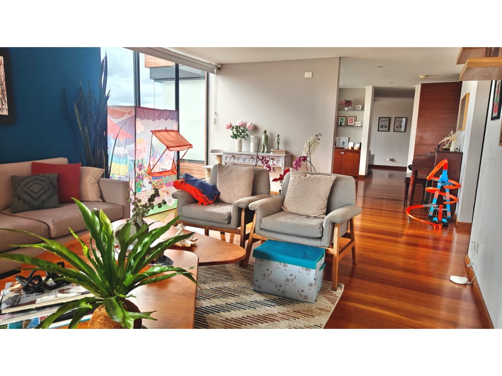 HERMOSO APARTAMENTO EN SANTA ANA PISO 8