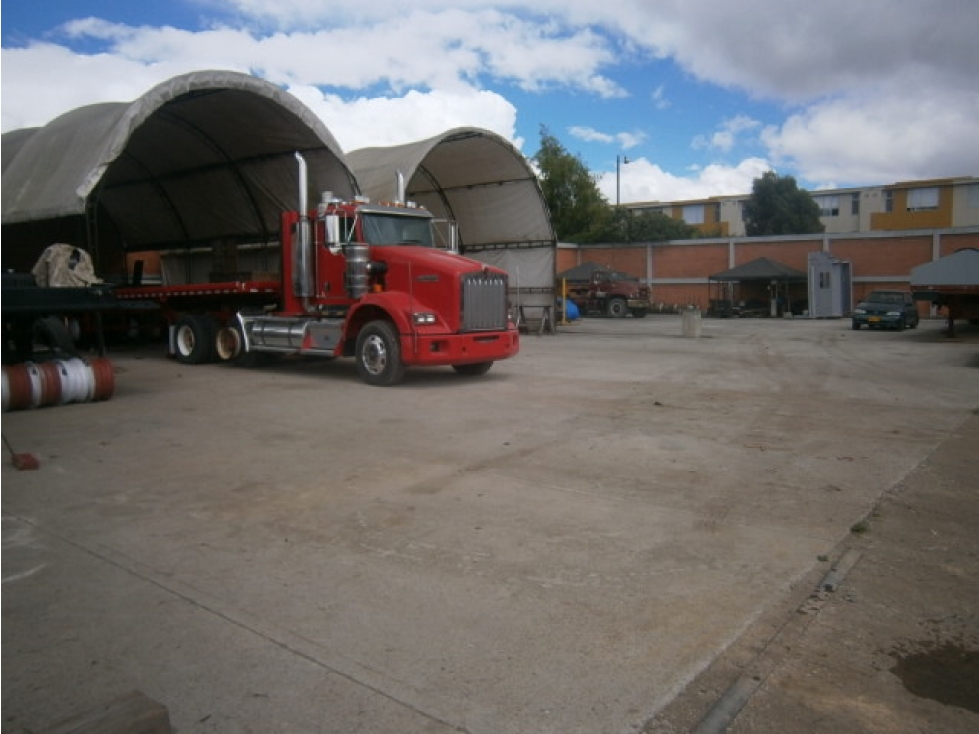 INTERESANTE LOTE CON USO INDUSTRIAL EN MOSQUERA - 6
