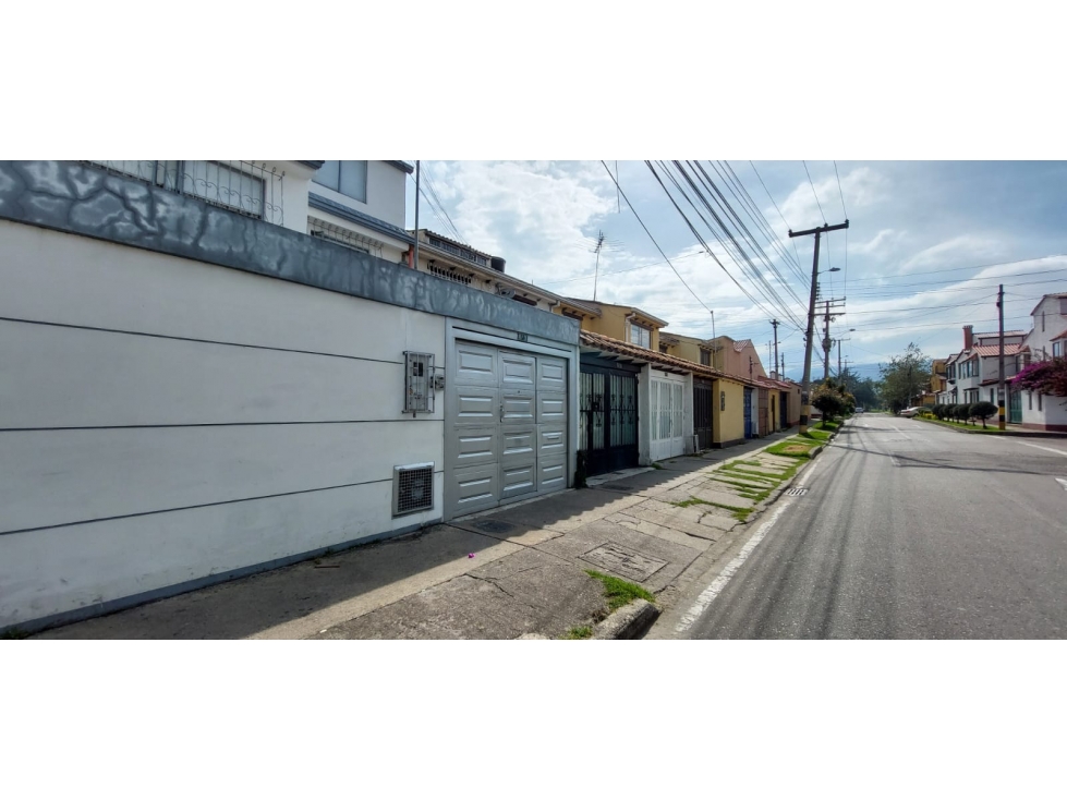 Vendo casa remodelada en Villa del Prado
