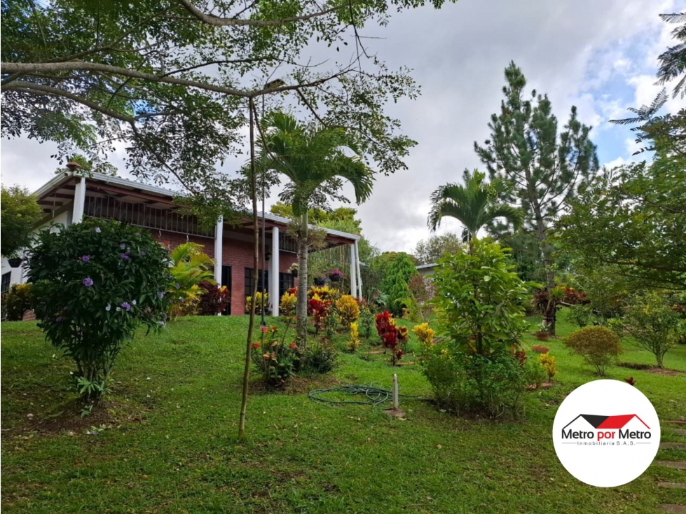 Venta de Finca con múltiples construcciones en Parcelación Santa Clara — foto 2