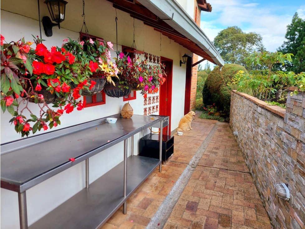 Finca en Venta Rionegro Vereda Cuchillas 5.100 m², Casa 7 Habitaciones