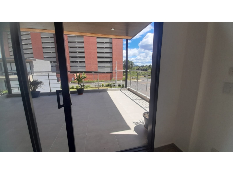 Casa Campestre en Venta en Rionegro | 4 Alcobas y Amplios Espacios — foto 3