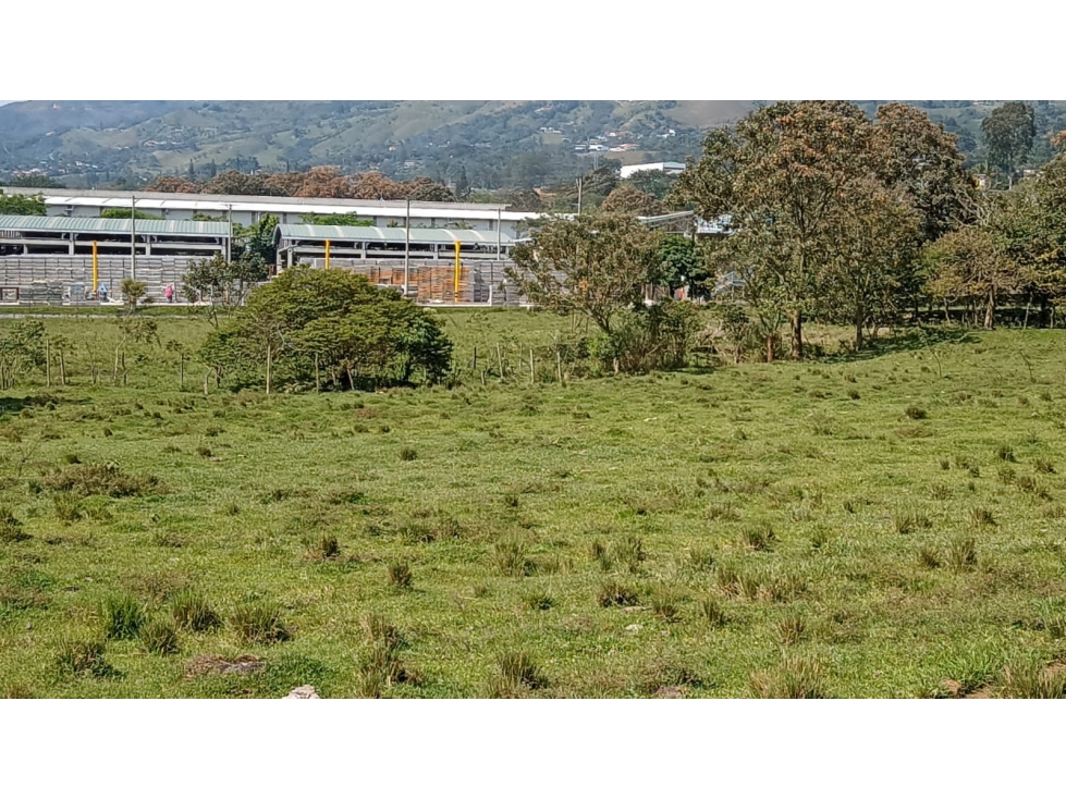 Lote en Venta en Girardota, cerca al Parque Comfama.