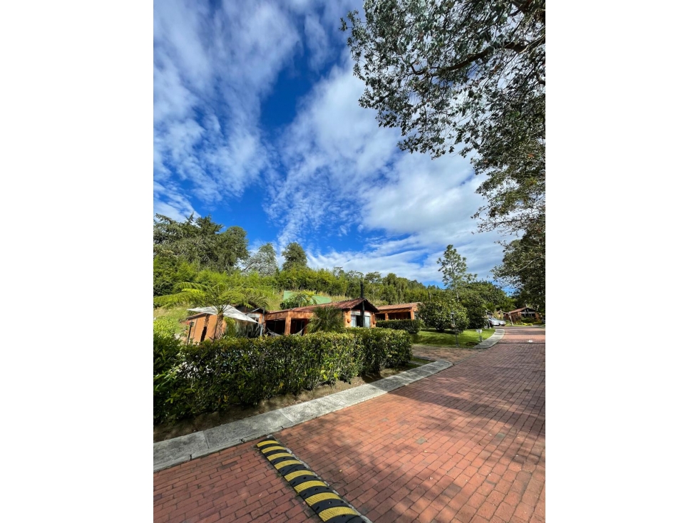 Casa Campestre en Venta El Retiro, Excelente Ubicación en la Entrada