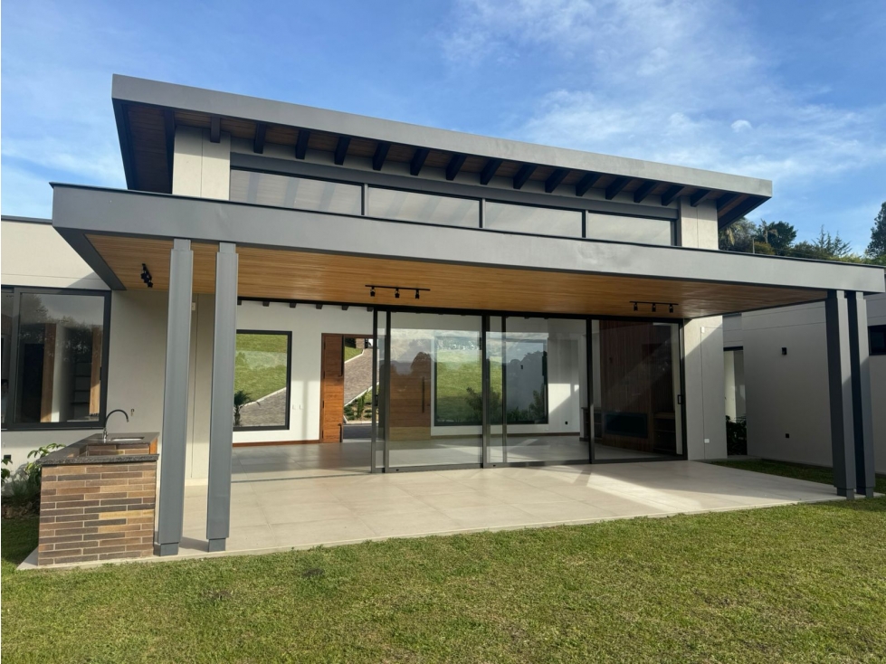 Casa en venta en El Carmen de Viboral, Antioquia. — foto 2