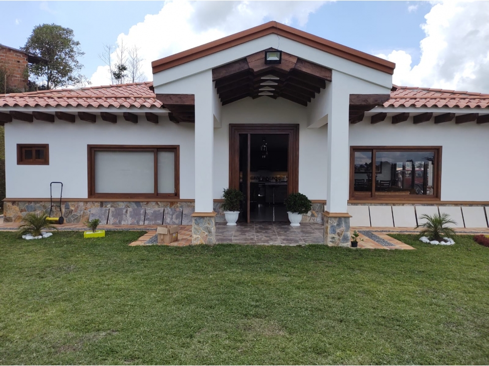 Casa Campestre en venta y Arriendo, sector San Vicente, Antioquia.