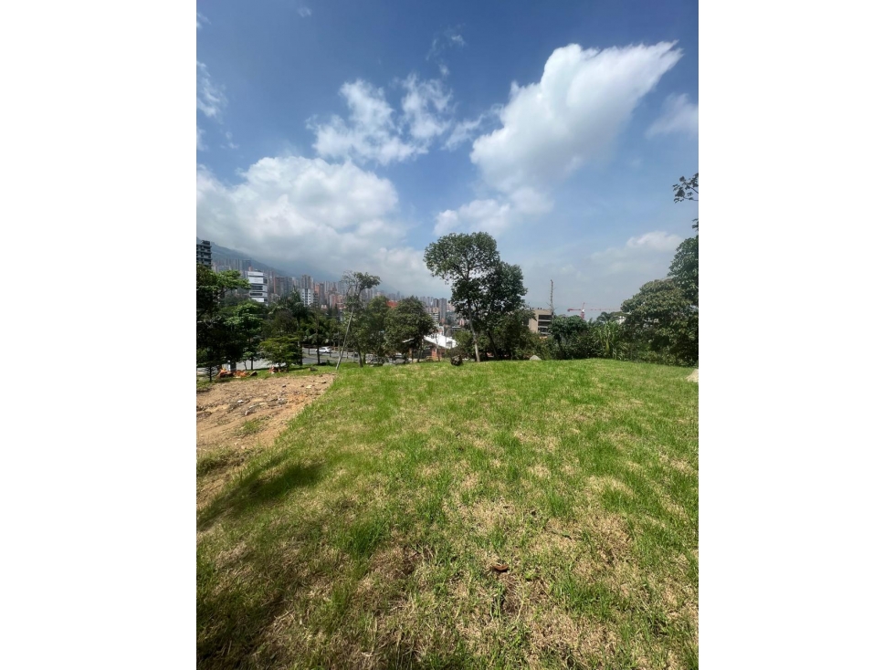 Lote en venta en El Poblado, Av. Las Palmas. — foto 2