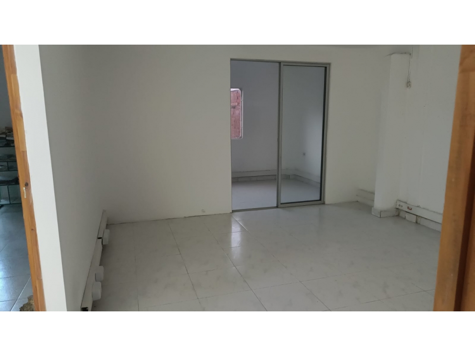 Local -Bodega en venta/ Arriendo, sector Trinidad/ Medellín
