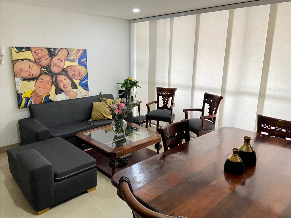Apartamento en venta en Laureles, Medellín.