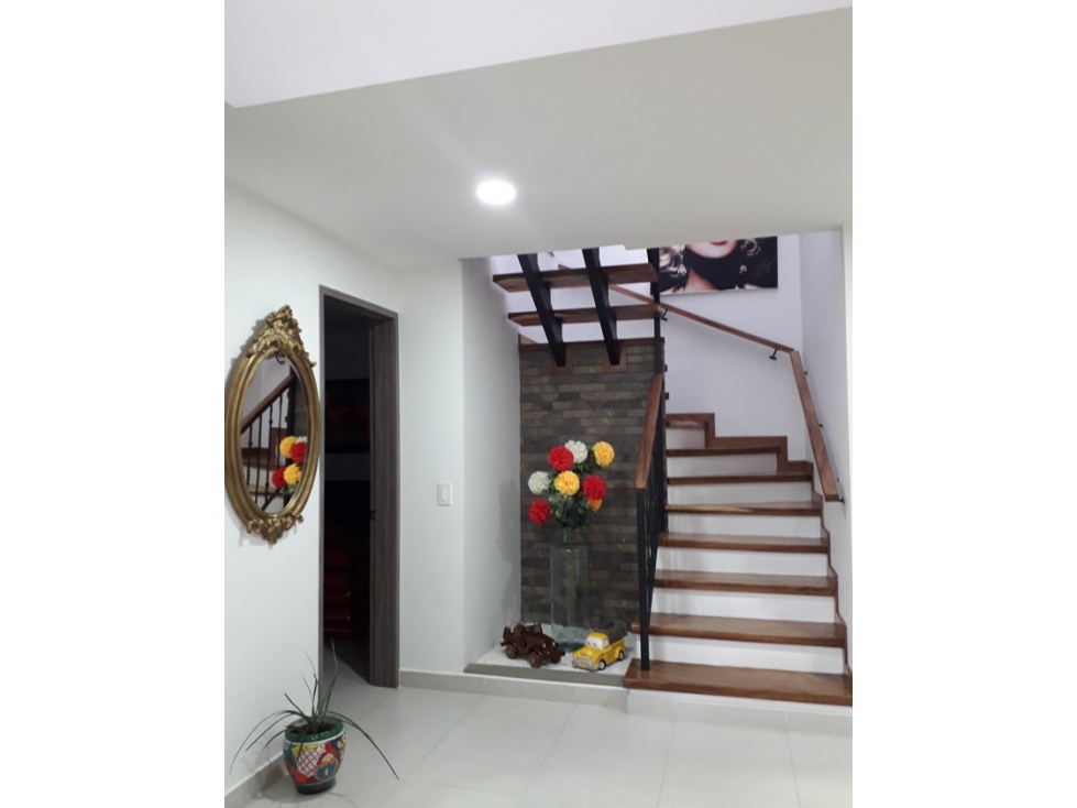 Se vende Casa Esquinera de 2 niveles, Sector Viva la Ceja — foto 6