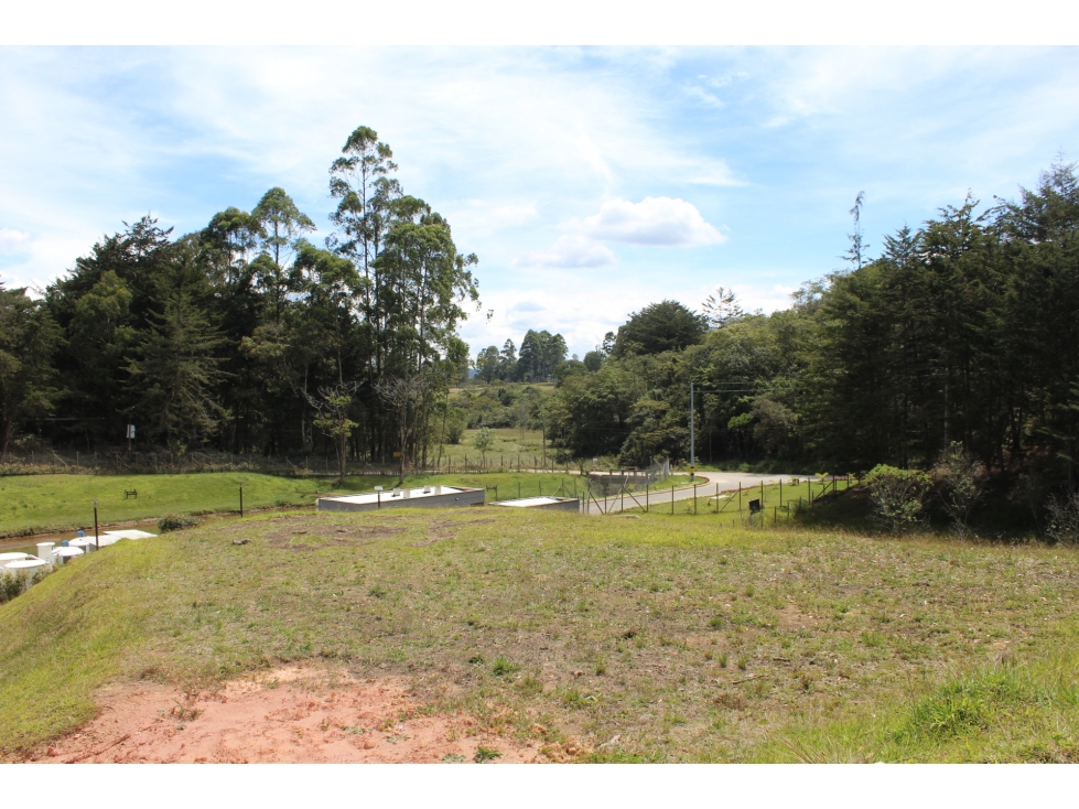 Se vende lote en Unidad Cerrada Sector el Caney San Antonio de Pereira
