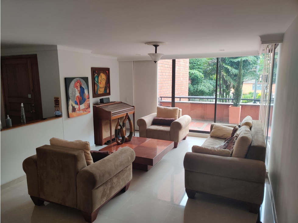 Apartamento en venta en El Poblado, Medellín.