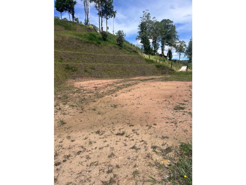 Lote de 2.500 m² en Guarne Vereda El Molino — foto 3