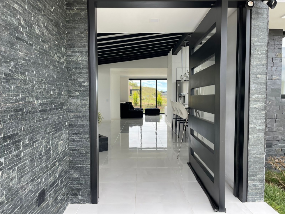 Casa amoblada en venta en El Retiro/ Antioquia — foto 2