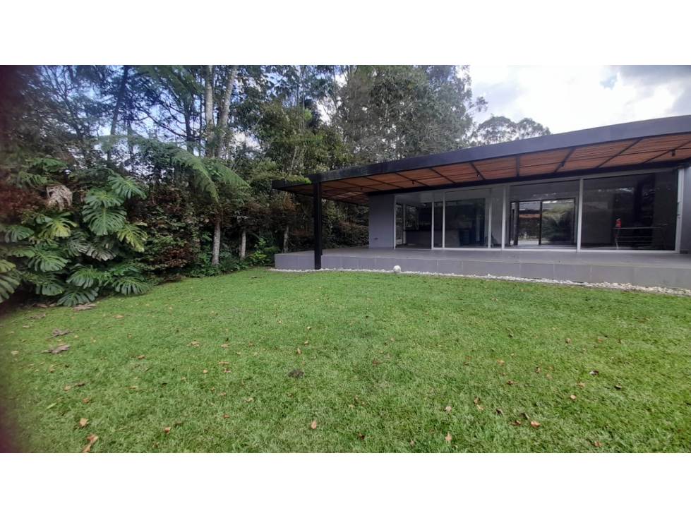 Casa campestre en arriendo y venta en Llanogrande, Antioquia — foto 2