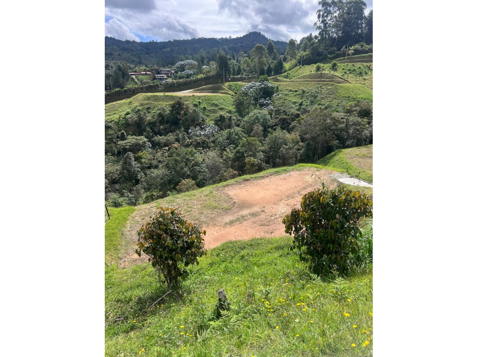 Lote de 2.500 m² en Guarne Vereda El Molino — foto 4