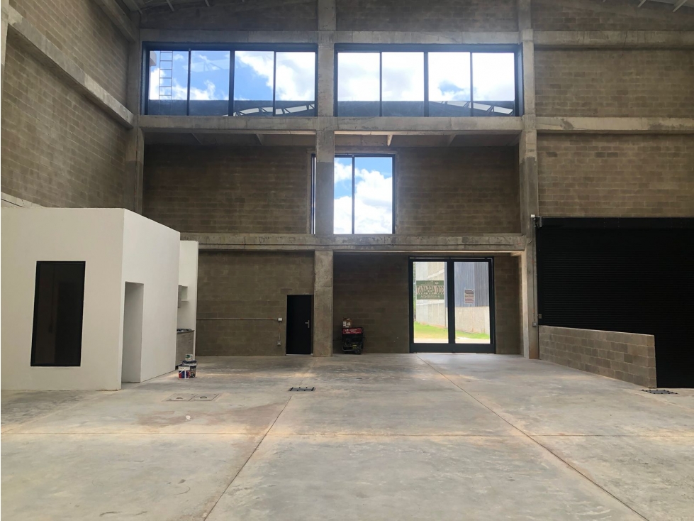 Bodega en Arriendo, sector Llanogrande, Via el Tablazo - 5