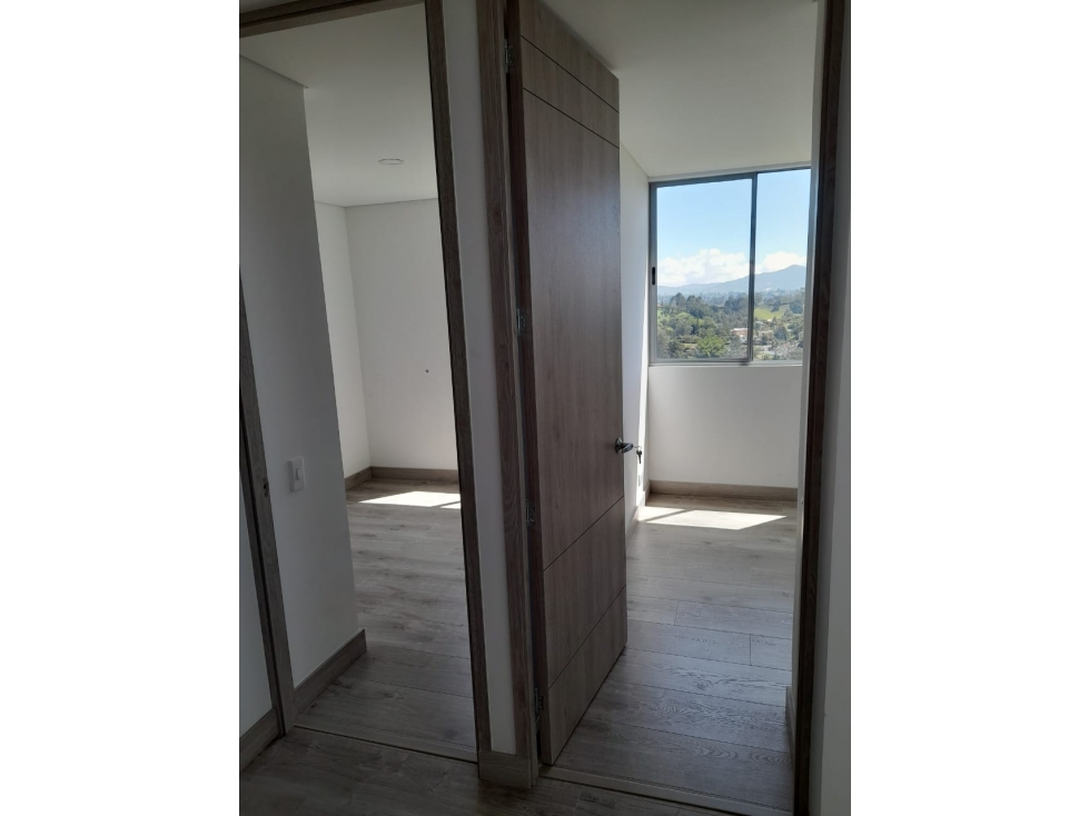 Apartamento en venta en Rionegro, Sector los Colegios — foto 3