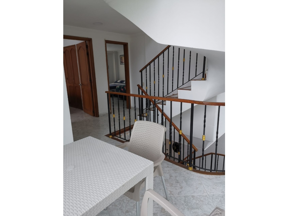 Venta de casa de 4 pisos en cielo mar conjunto villas del viento