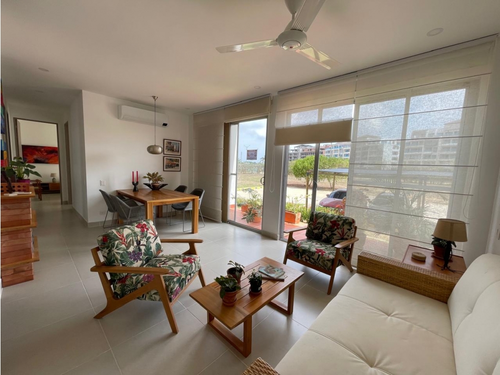 Venta de apartamento primer piso Puerta de las Americas, zona norte.