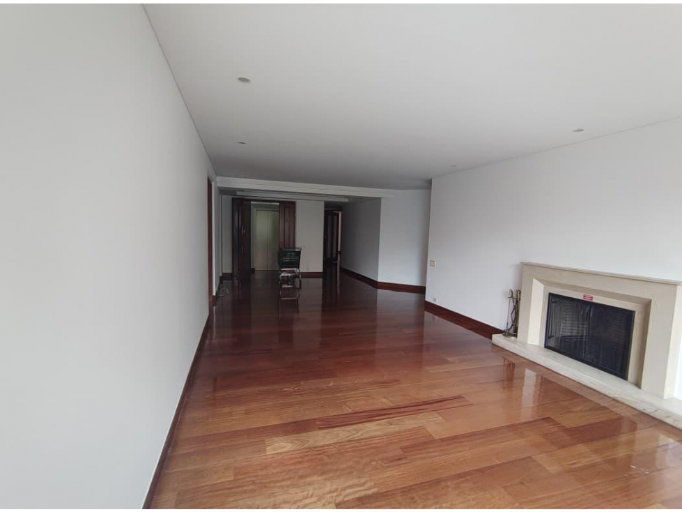 ARRIENDO APTO PLAZA DE ARCOS — foto 3